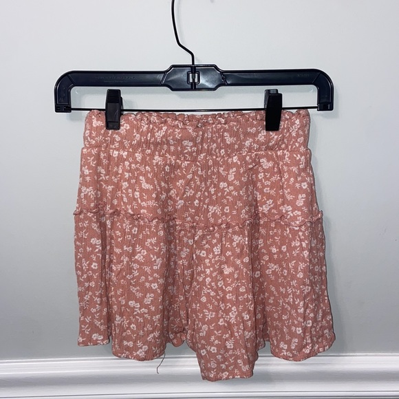 Flowy Shorts - Picture 2 of 2